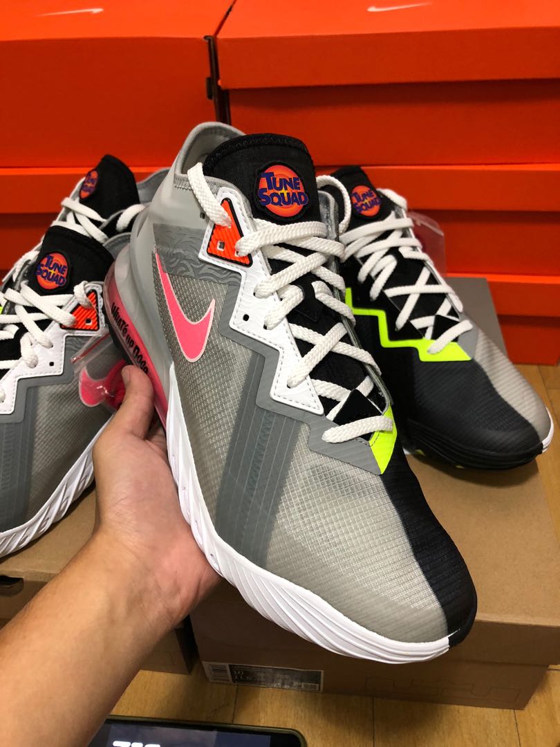 tune squad lebron 18