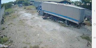 Lot garage for lease with cctv and gate