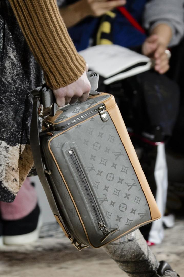 Louis Vuitton Pre-Owned Louis Vuitton Camera Box Bag