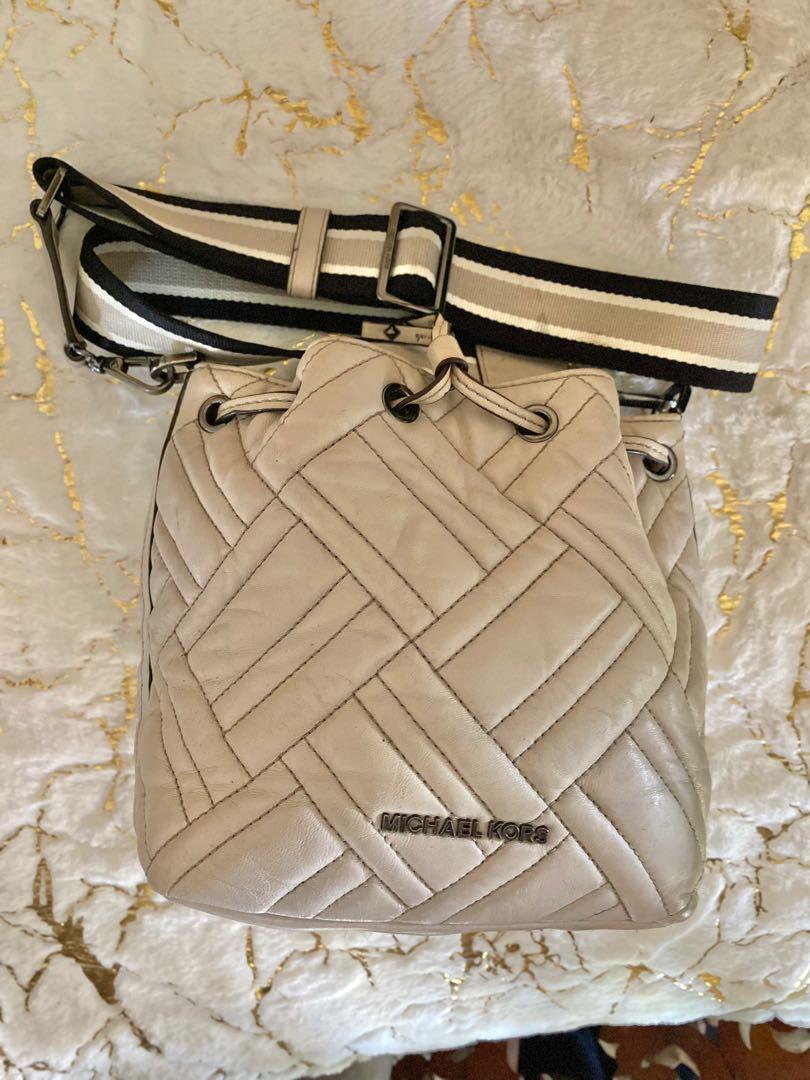 Michael kors peyton bucket sale