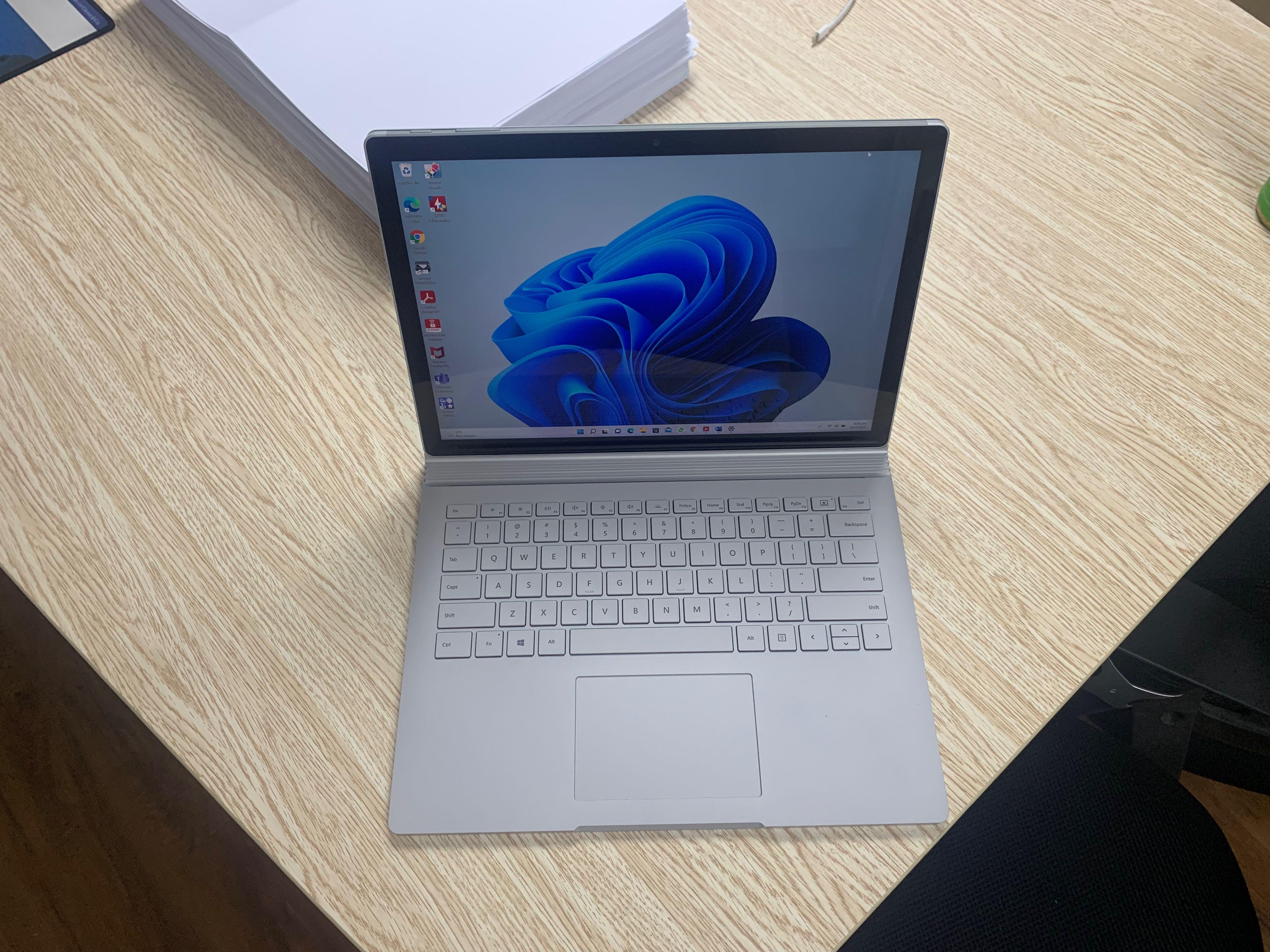Surface Book 13.5インチ