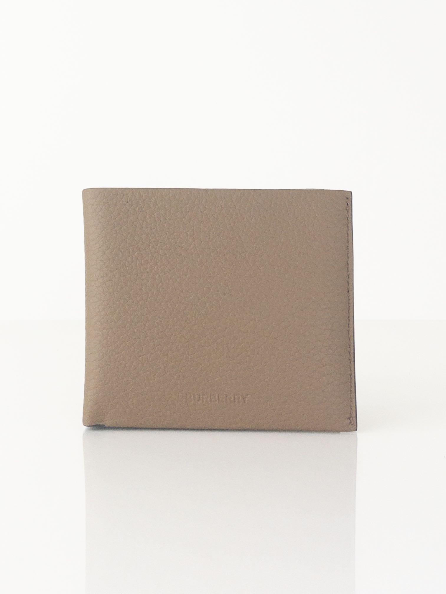 NEW BURBERRY 80422711 BILLFOLD WALLET ELEVATED GRAINY LEATHER