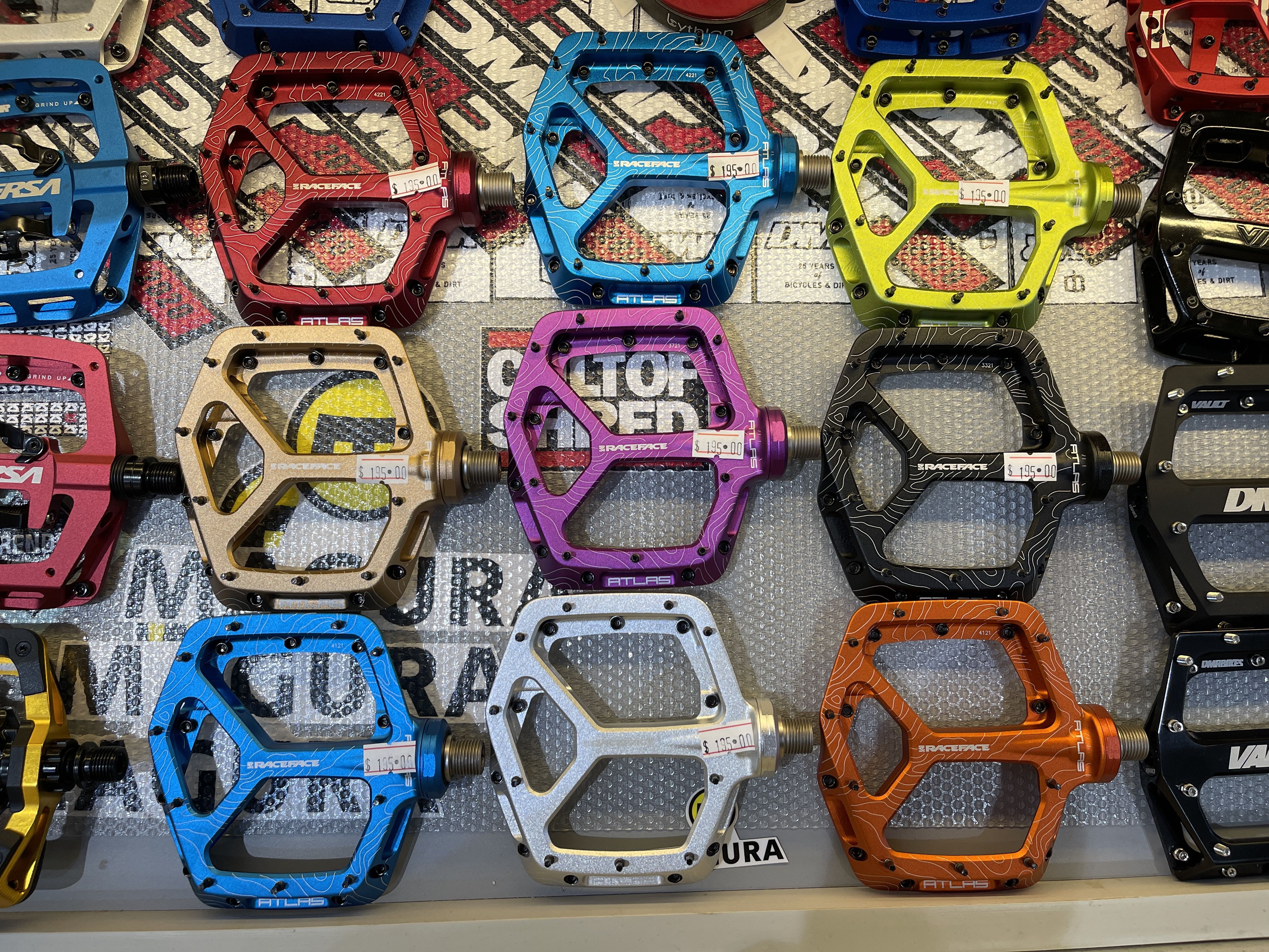 Race face atlas best sale flat pedals