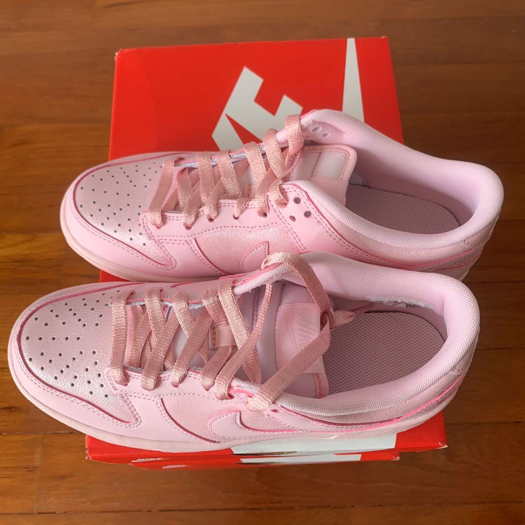 White blue and hot sale pink nikes