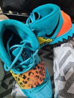 NIKE KYRIE 6 EP US 10 (MEN)