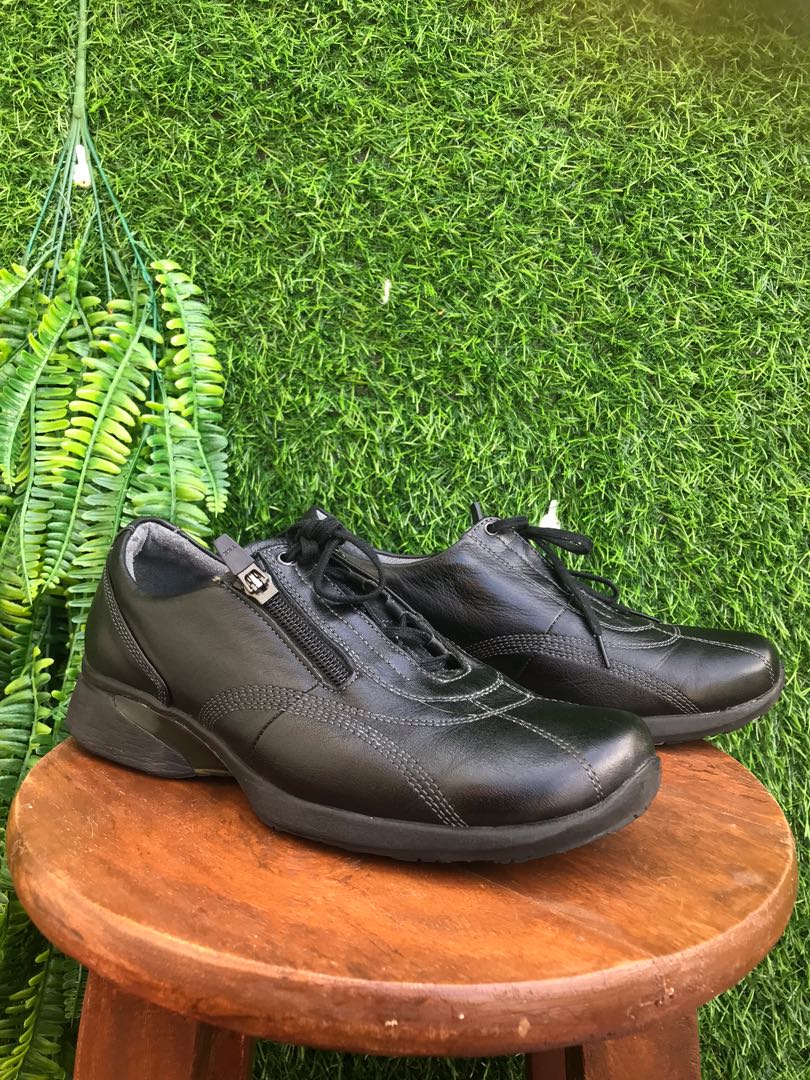 Asics pedala shoes best sale