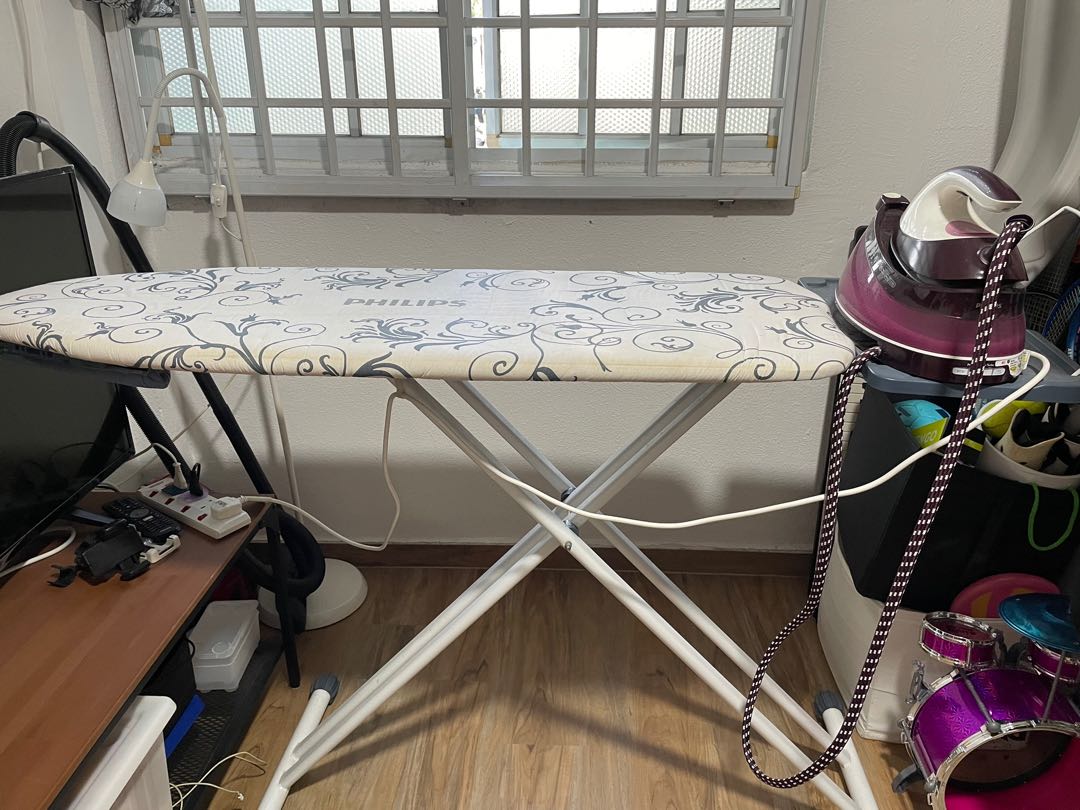 Easy8 Ironing Board (Philips GC240/05), TV & Home Appliances, Washing