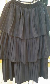 Rok plisket / rempel hitam NEVER USED