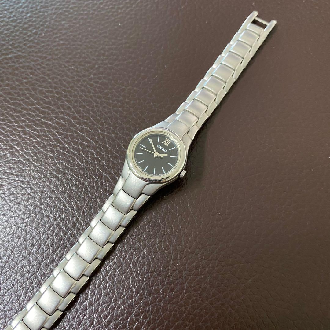 Seiko stainless steel best sale back water resistant