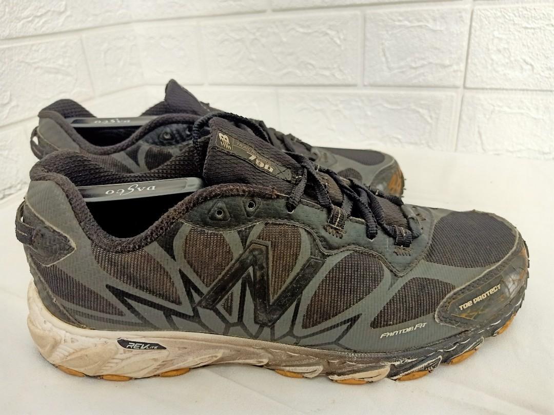 Sepatu new balance 740 sneakers, Fesyen 