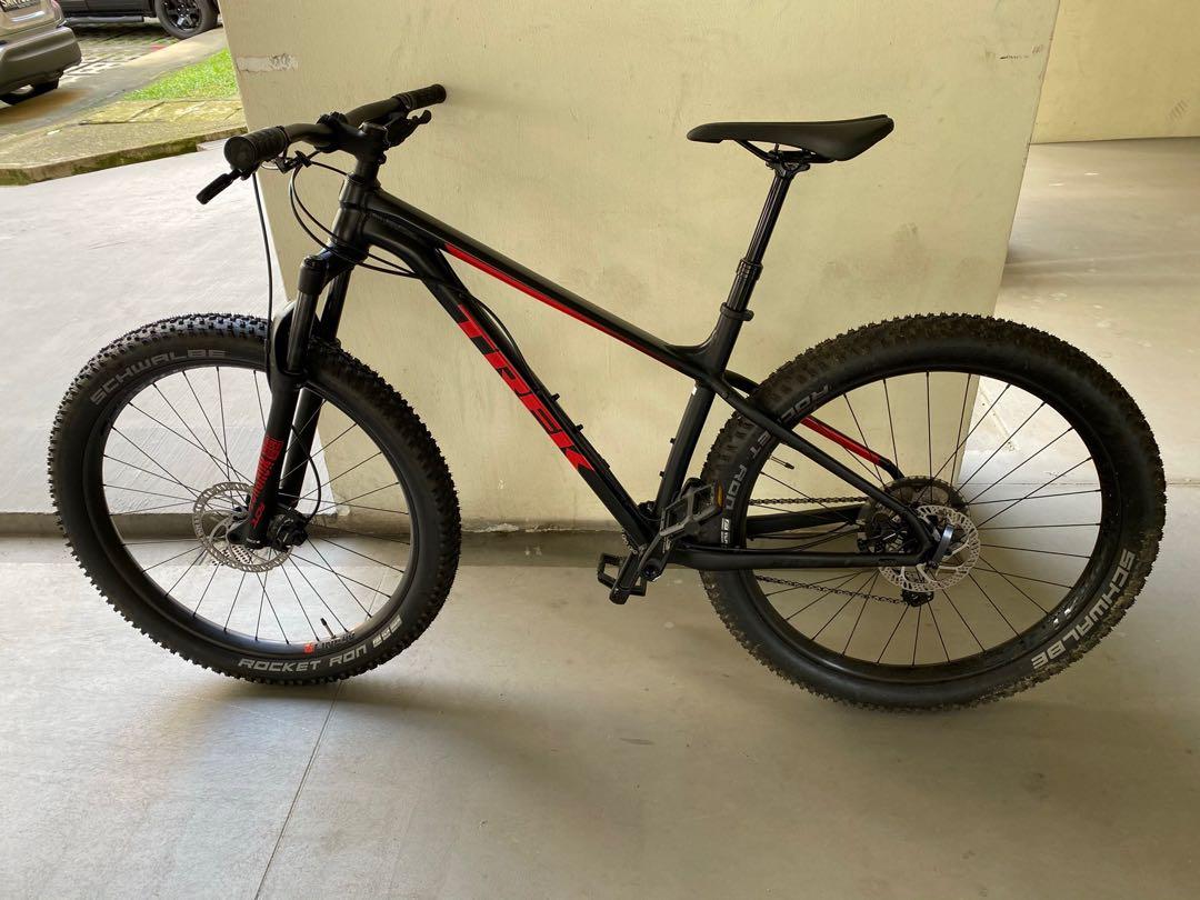 Trek roscoe 7 hot sale 2019 matte trek black