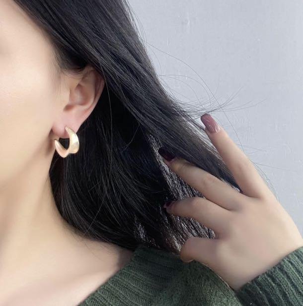Trendy Minimalist Alloy Matte Gold Hoop Stud Earrings for Girls