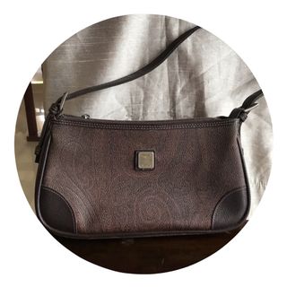 (Category: ) located in . Submitted by brokeanddecluttering (Listing ID 1151471366, Image 1). Description: .