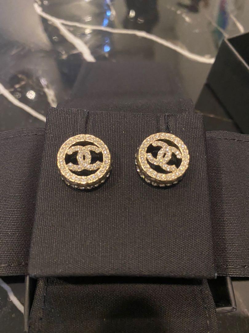 22S Chanel earrings, Luxury, Accessories on Carousell