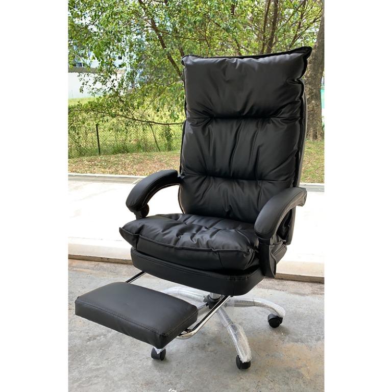 Boss chair with leg rest clearance