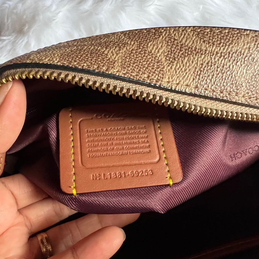 Coach Thumper camera bag, Women's Fashion, Bags & Wallets, Crossbody