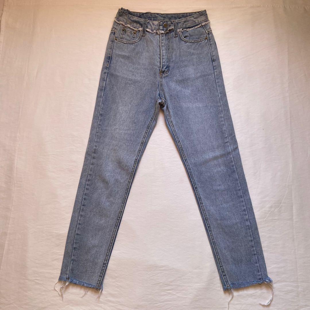 Distressed Contrast Pocket Mom Jeans (Category: Jeans) located in Batangas. Submitted by shop.sha (Listing ID 1151827744, Image 2). Description: .