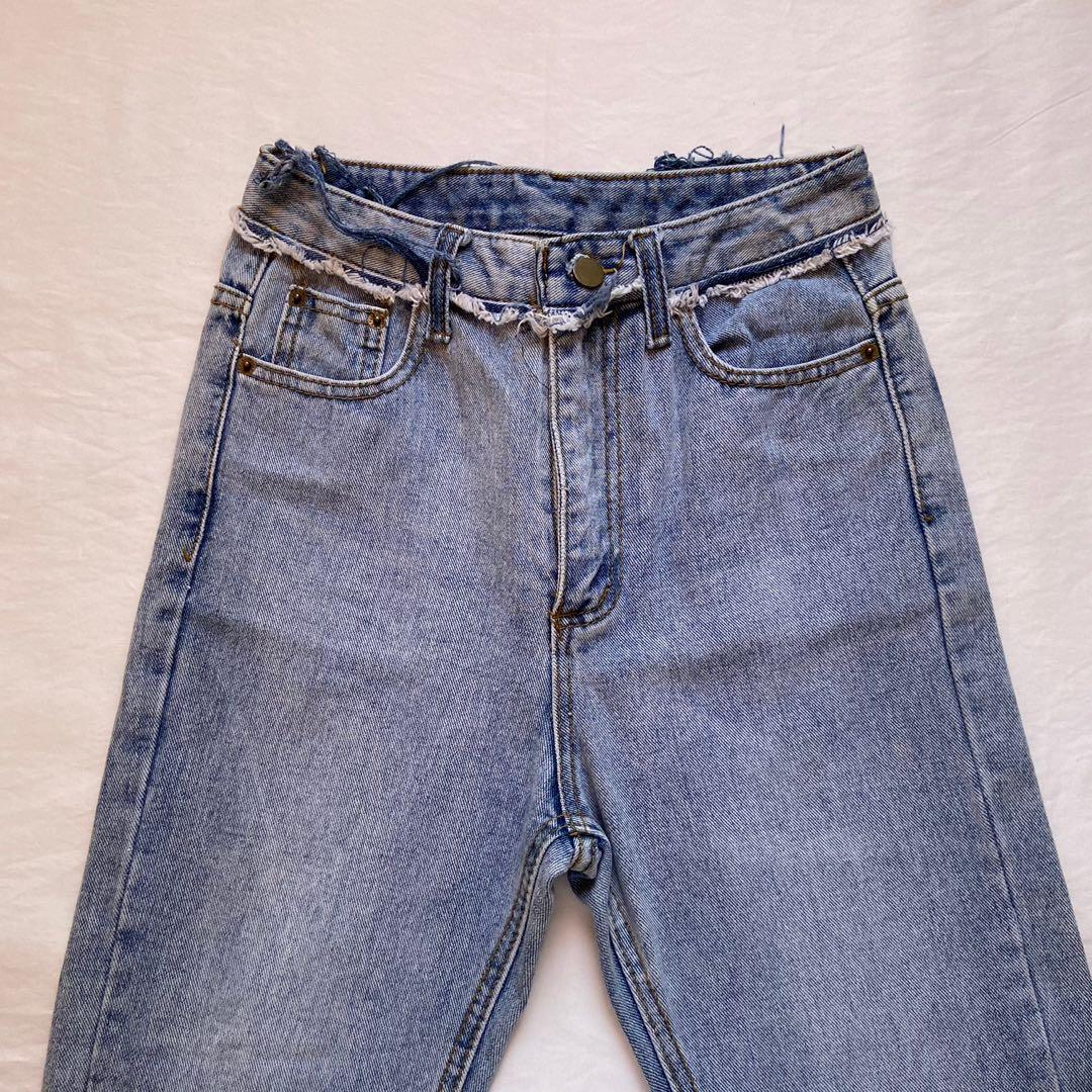 Distressed Contrast Pocket Mom Jeans (Category: Jeans) located in Batangas. Submitted by shop.sha (Listing ID 1151827744, Image 3). Description: .