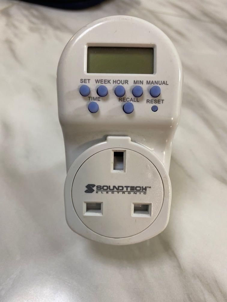 Electrical Socket with Timer (Category: Electrical, Adaptors & Sockets) located in Singapore. Submitted by navas13 (Listing ID 1151946586, Image 1). Description: .