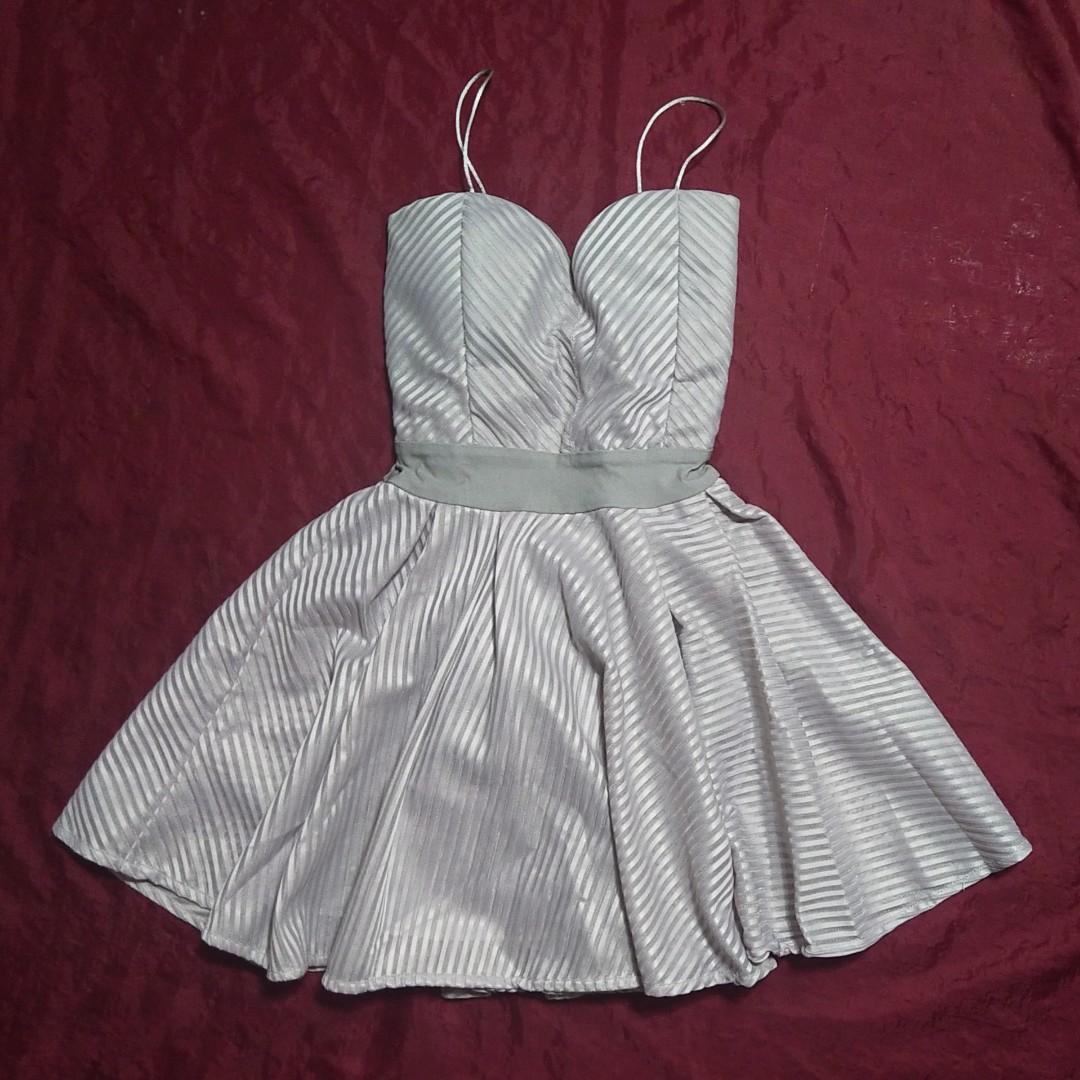 Formal Dress XS- M (Category: Dresses) located in Taguig. Submitted by kanimonadi (Listing ID 1151903867, Image 1). Description: -bought for 900 pesos -used once only -rfs: school expenses -good quality fabric.