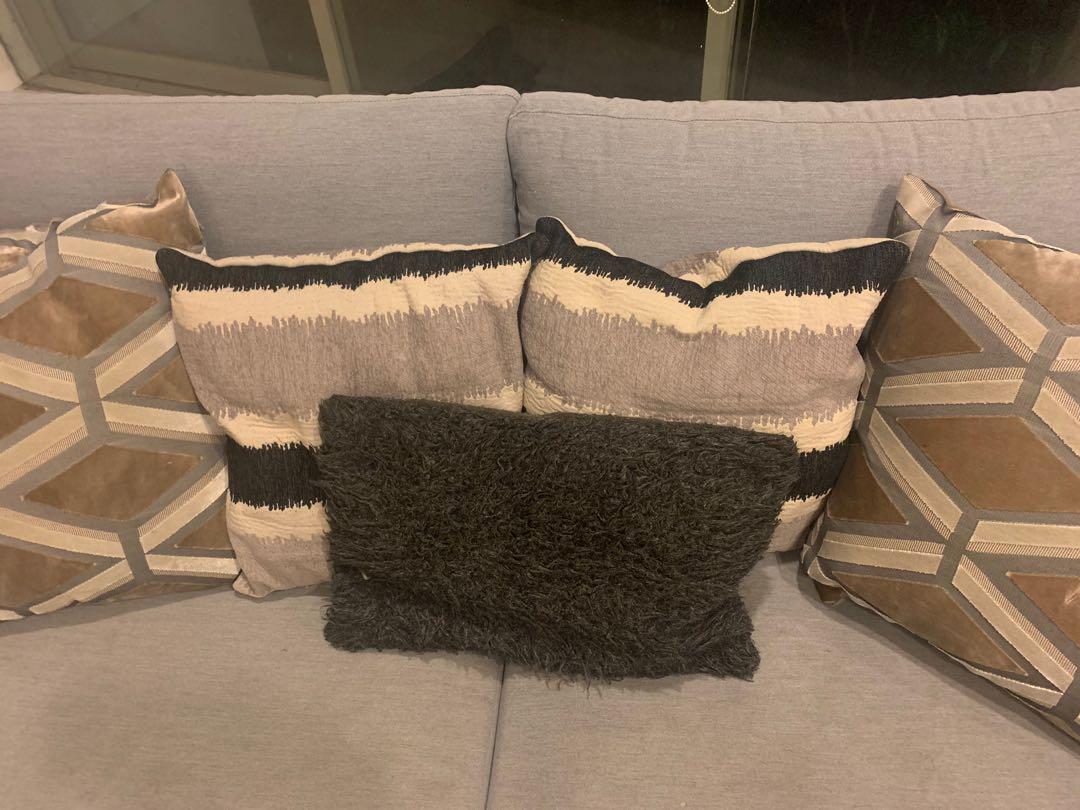 FREE IKEA sofa pick up Wednesday evening, Furniture & Home Living