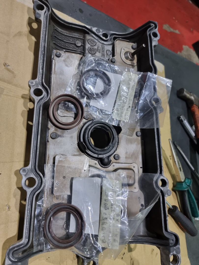 GTR R35 Valve cover plug seal replacement, Car Accessories, Accessories