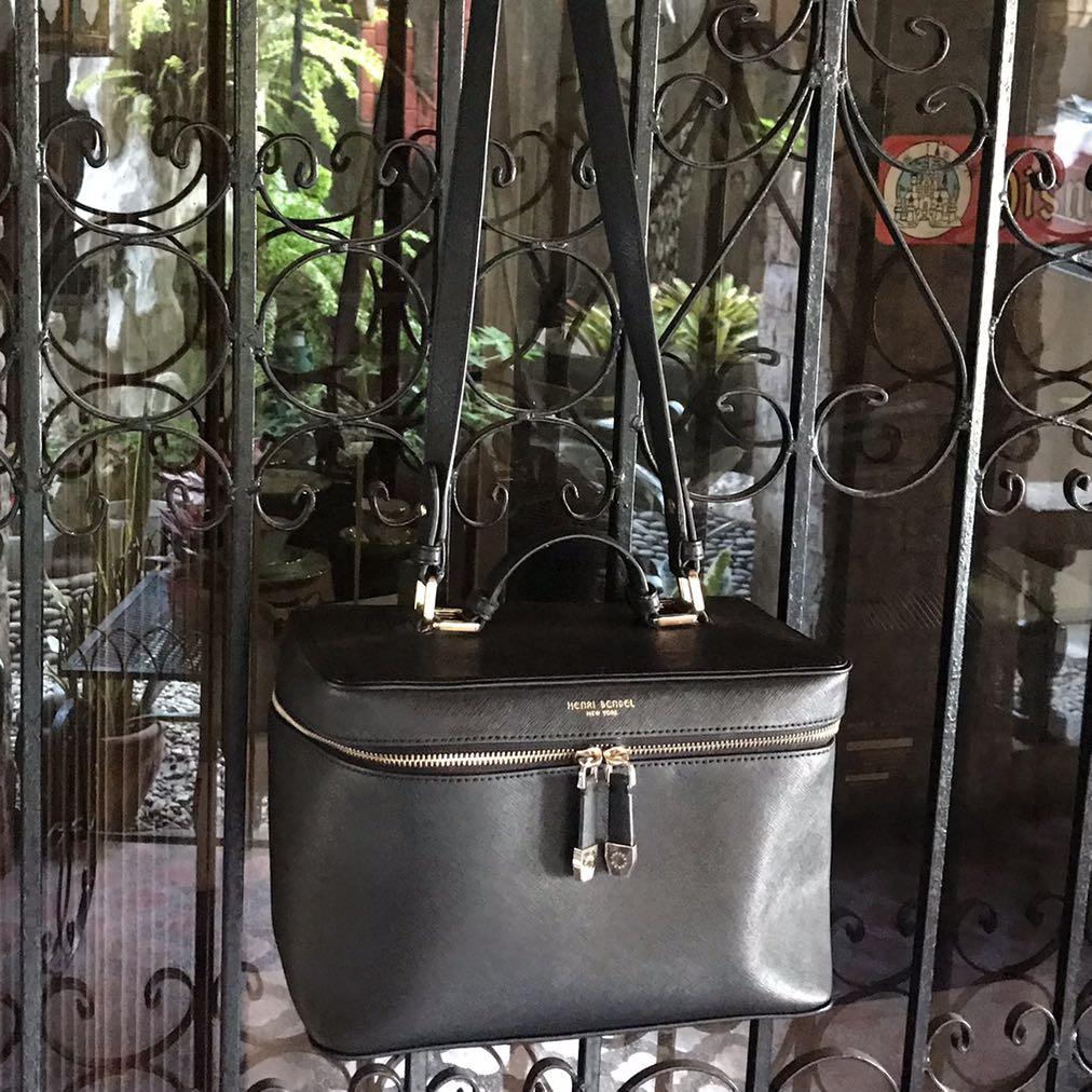 Henri Bendel rare train case Luxury Bags Wallets on Carousell