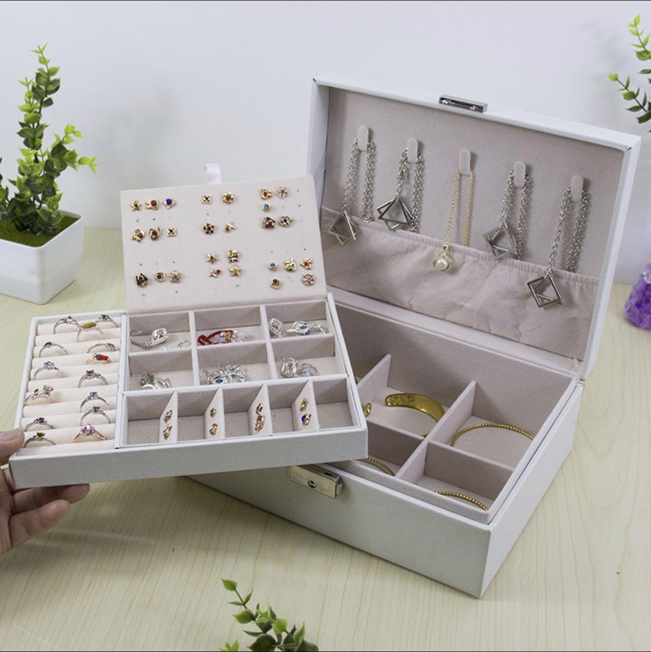 Jewelry accessory organizer store
