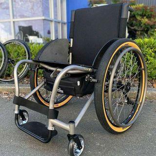 KM-802Q – Ultra Lightweight Wheelchair With Quick Release Axles
