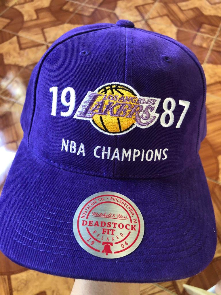 Lakers 1986 by mitchell and ness, Men's Fashion, Watches & Accessories