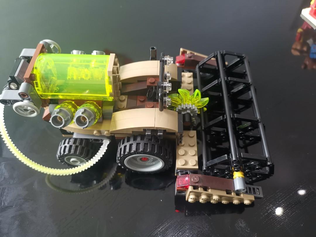 LEGO 76054 Super Heroes Batman Scarecrow Harvest of Fear Combine Harvester Only Free Shipping