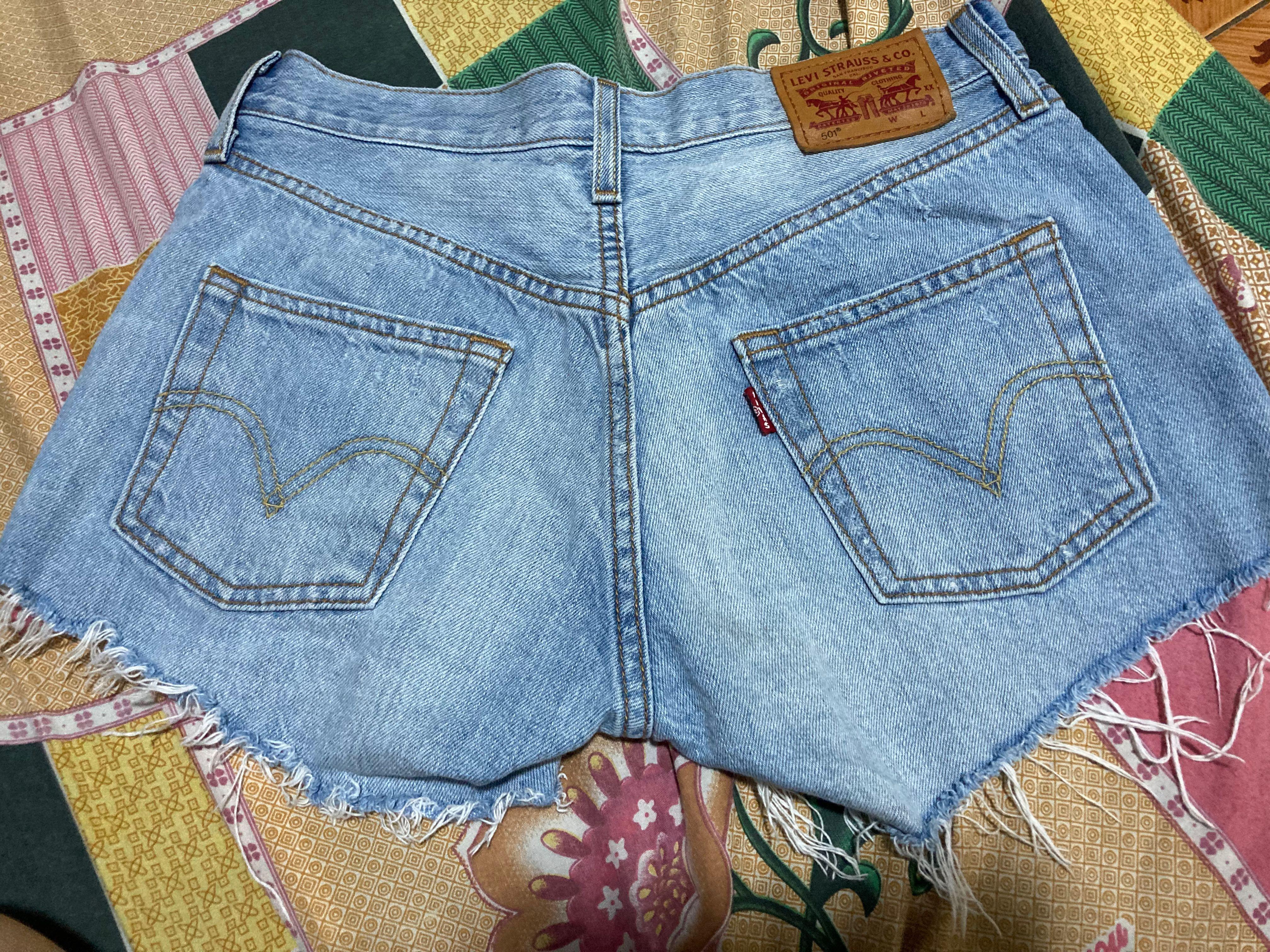 Levis denim shorts, Women's Fashion 