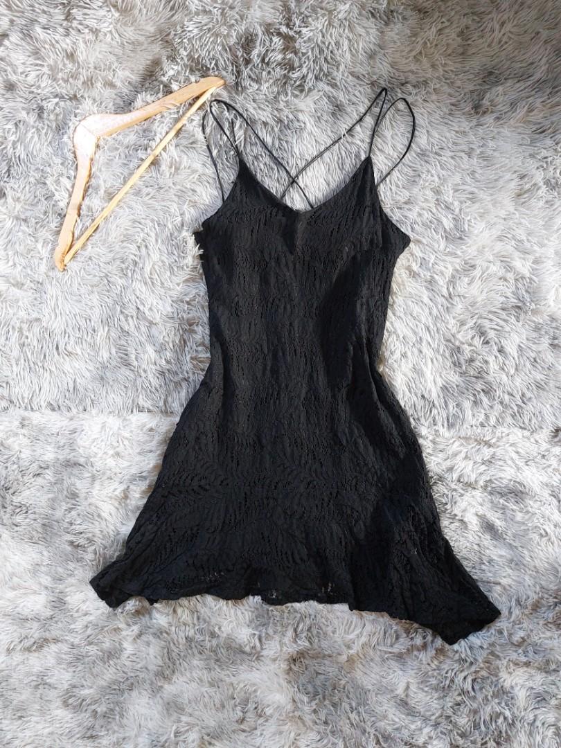 Med dress (Category: Sleeveless) located in Makati City. Submitted by crisfb (Listing ID 1151814669, Image 1). Description: can fit small to medium.