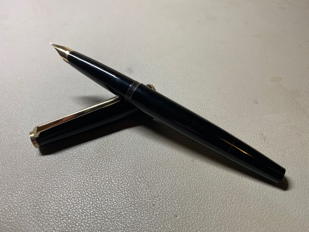 Vintage Montblanc 320 Fountain Pen 14K EF Nib AS P0007 B2