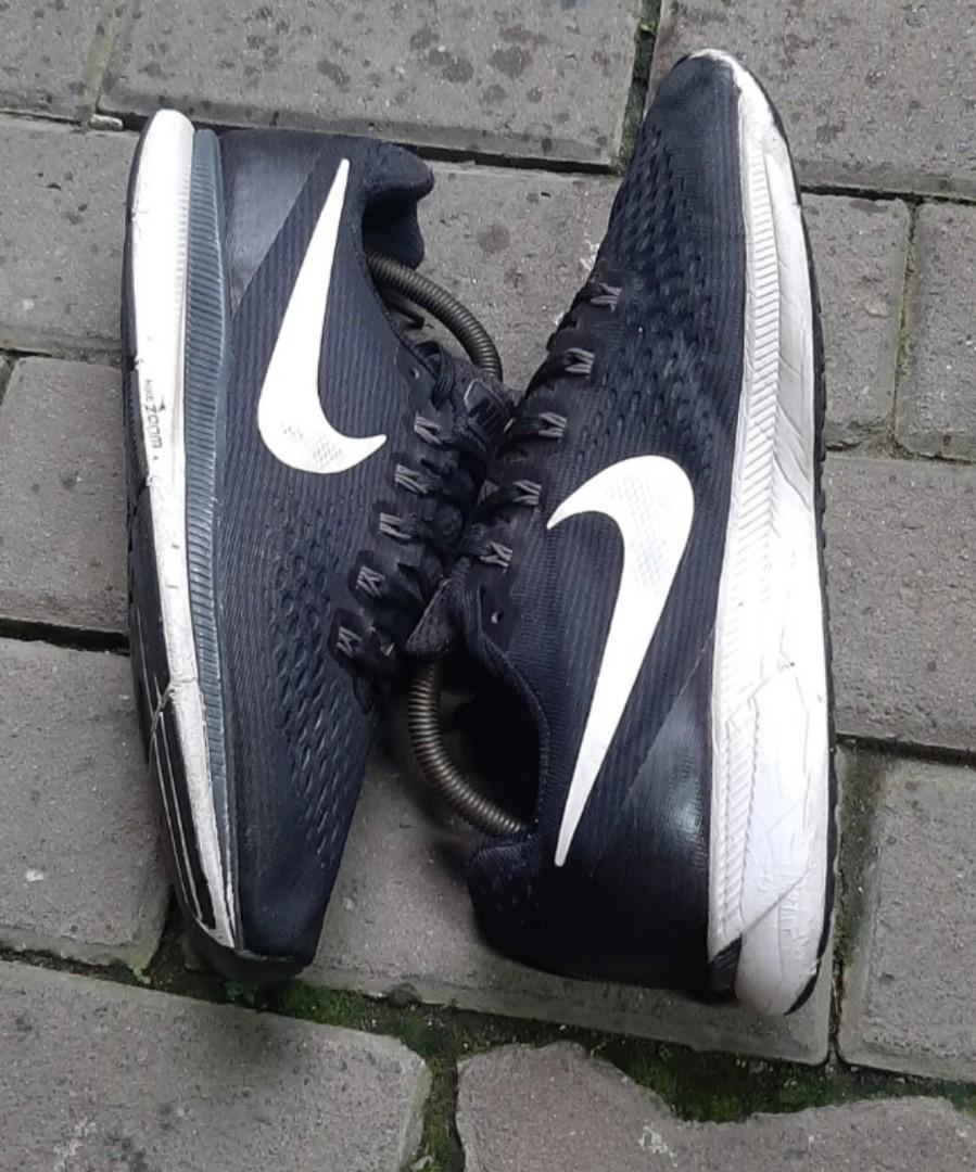 Nike shoes vietnam 44, Fesyen Pria, Sepatu , Sneakers di Carousell