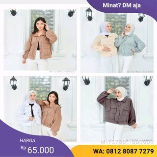 OUTERWEAR WANITA JAKET OLIN BUTTON FLEECE VTSU-166

      warna:
       mocca, putih , cream, hijau mint, ungu muda, dusty pink, Hitam, Burgundy, Nila muda, Denim, manset hitam / putih

      ukuran:
       al size L