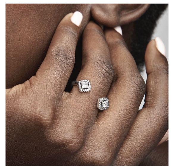 Square sparkle top open ring