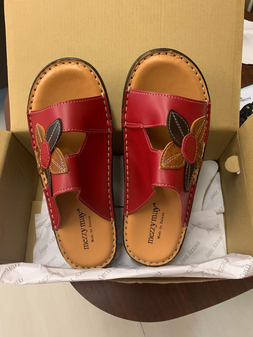 Red sales flower sandals