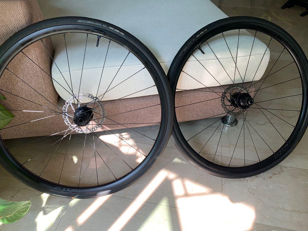 Road bike Giant wheels, Sports Equipment, Bicycles & Parts, Bicycles