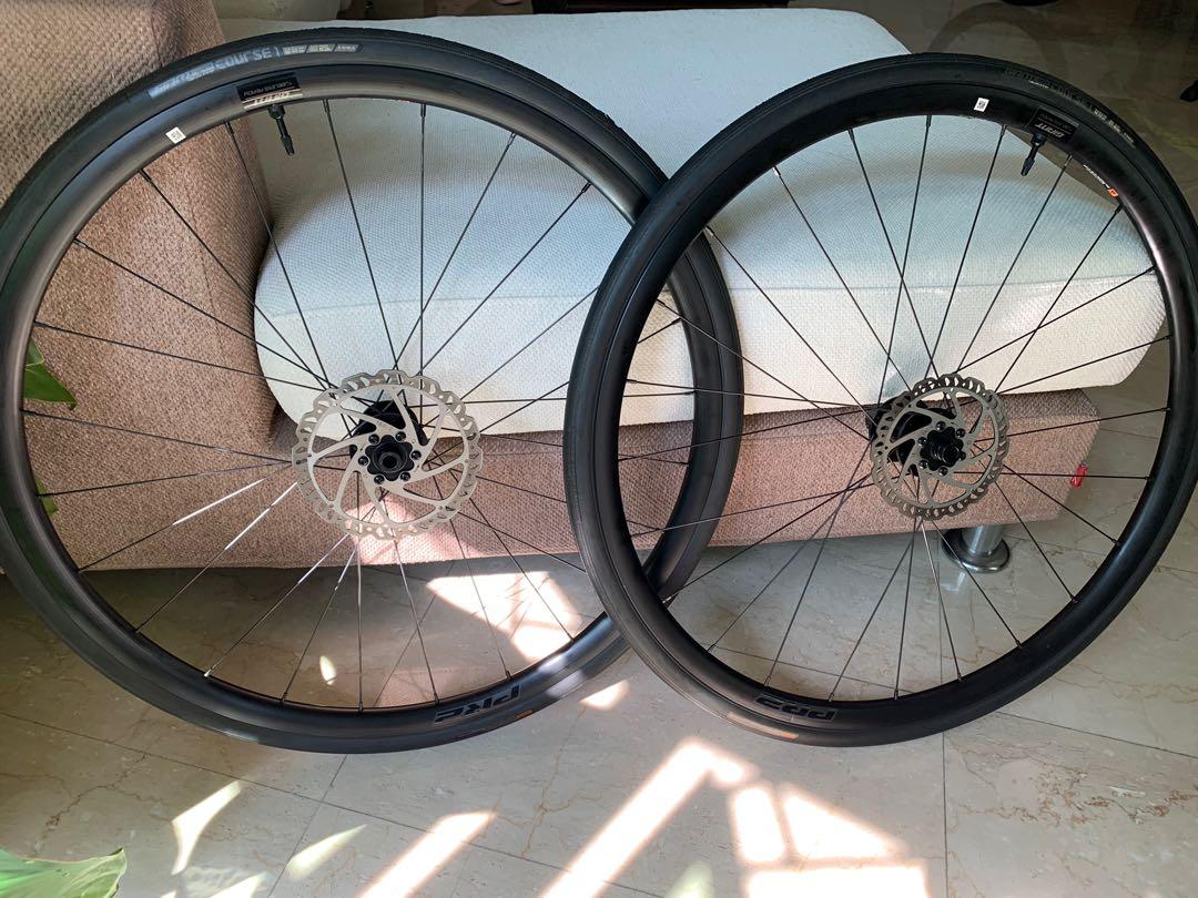 Road bike Giant wheels, Sports Equipment, Bicycles & Parts, Bicycles