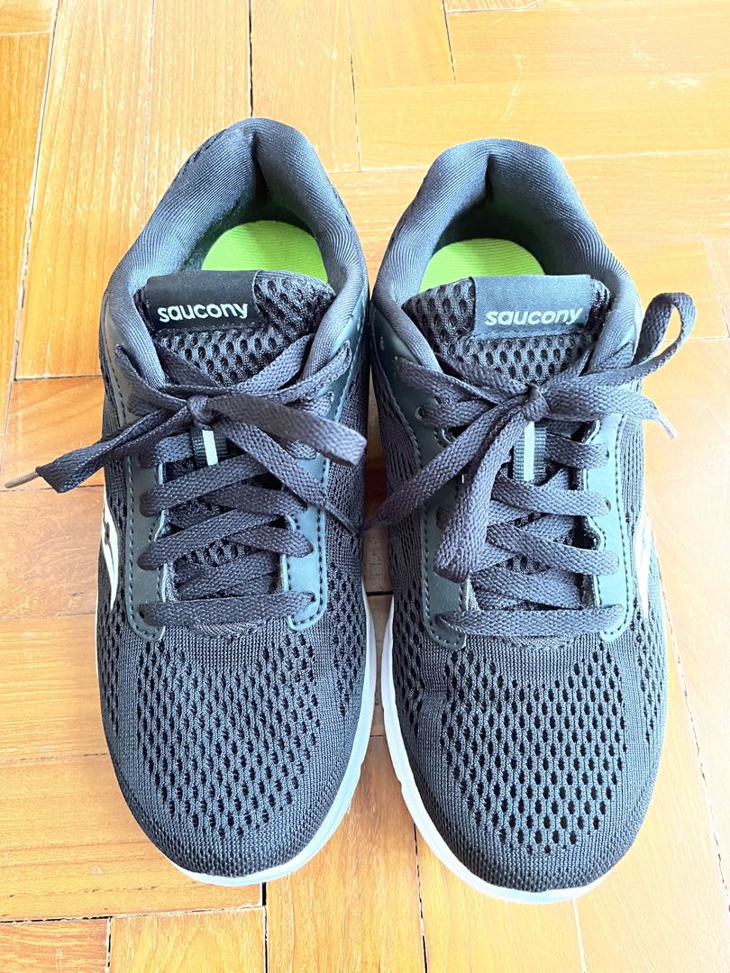 Walking sneaker hot sale saucony sneakers