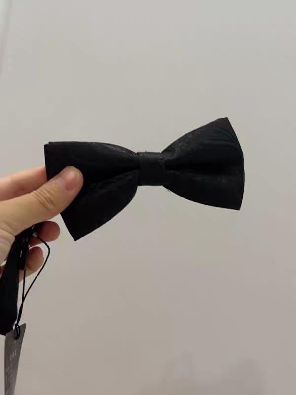 Solid Bow Tie (Category: Others) located in Georgetown. Submitted by weiling__22 (Listing ID 1151968188, Image 3). Description: .