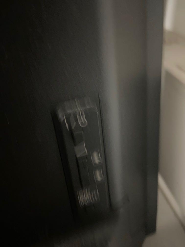 Sony tv not working and no remote, TV & Home Appliances, TV