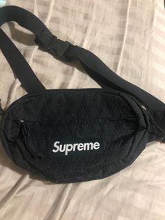 （分類：）位於 。 由 Balenciaga 提交（商品編號 1151978619，圖片 1）。簡介： 。