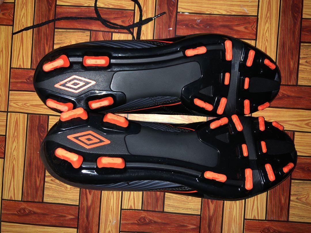 Umbro spike shoes deals