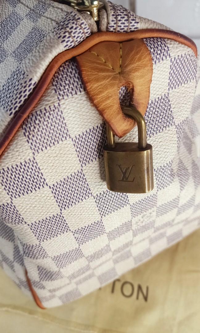 💯% ORIGINAL AUTHENTIC LV Speedy 30 Azur (Category: Luxury Bags & Wallets) located in Mexico. Submitted by indaymurayta888 (Listing ID 1146889608, Image 3). Description: GUARANTEED ORIGINAL Authentic Money back Guarantee NO return NO Exchange Policy Looks very nice in person Bag Rate 8.5/10 Excellent Condition Inclusion: Dust bag only Excellent mint condition Source: Japan Note: This Bag still Preloved please manage your expectations, and also no