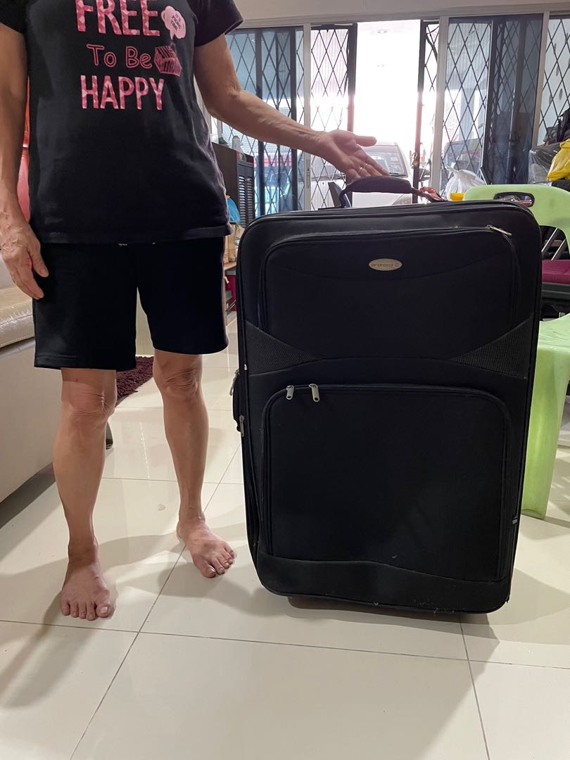 Used luggage 2025