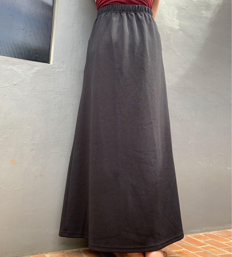 black long skirt