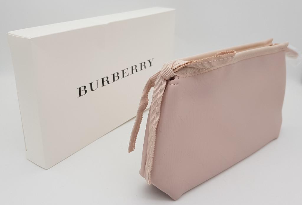 Burberry shop women's clutch