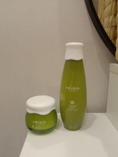 Frudia Avocado Relief Essence toner and cream skincare set